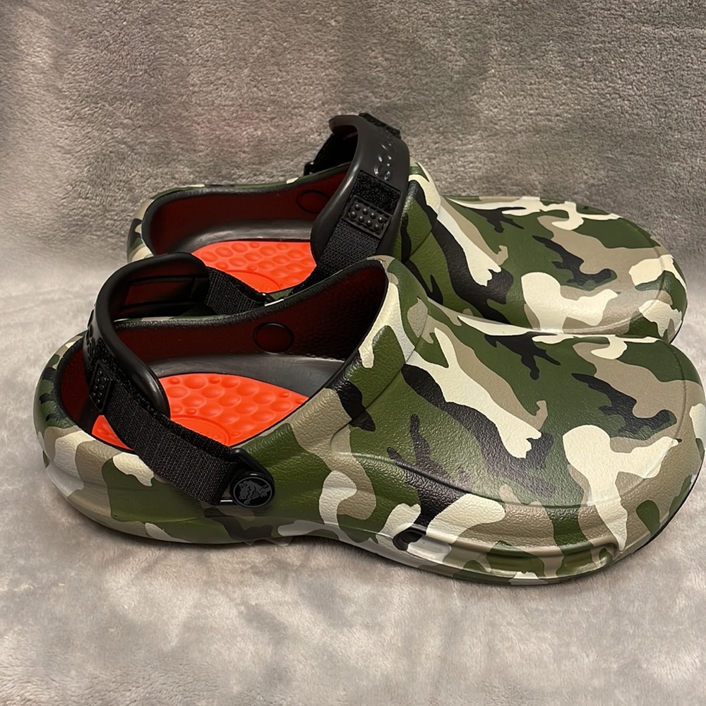 Crocs Bistro Pro Literide Graphic Clogs Size 8W/6M - Picture 2 of 5